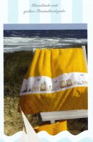 Handtuch mit gelber Strandkorbzeile.jpg