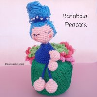 Pipizzuella Crochet - Bambola Peacock.jpg