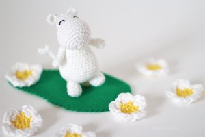 Moomin_crochet-_happycrochetetc.jpg