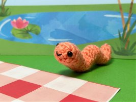 wiggly worm amigurumi-min.jpg