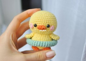 EmSacrochet Grace the duck 2.jpg