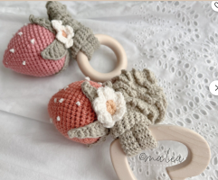 Malea Strawberry rattle.png