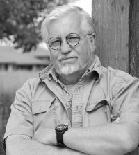 Dan Simmons.jpg