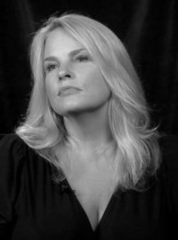 Jennifer Runyon.jpg