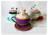 Violet_Pincushion_by_freshlycrocheted_eng..png