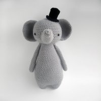 amigurumi-Tall-Elephant-with-Hat.jpeg