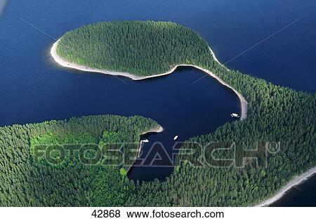 aerial-view-of-island-saimaa-lake-stock-photo__42868.jpg